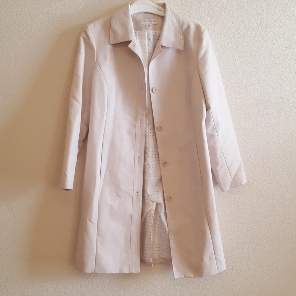 Petite Sophisticate trenchcoat NWOT
